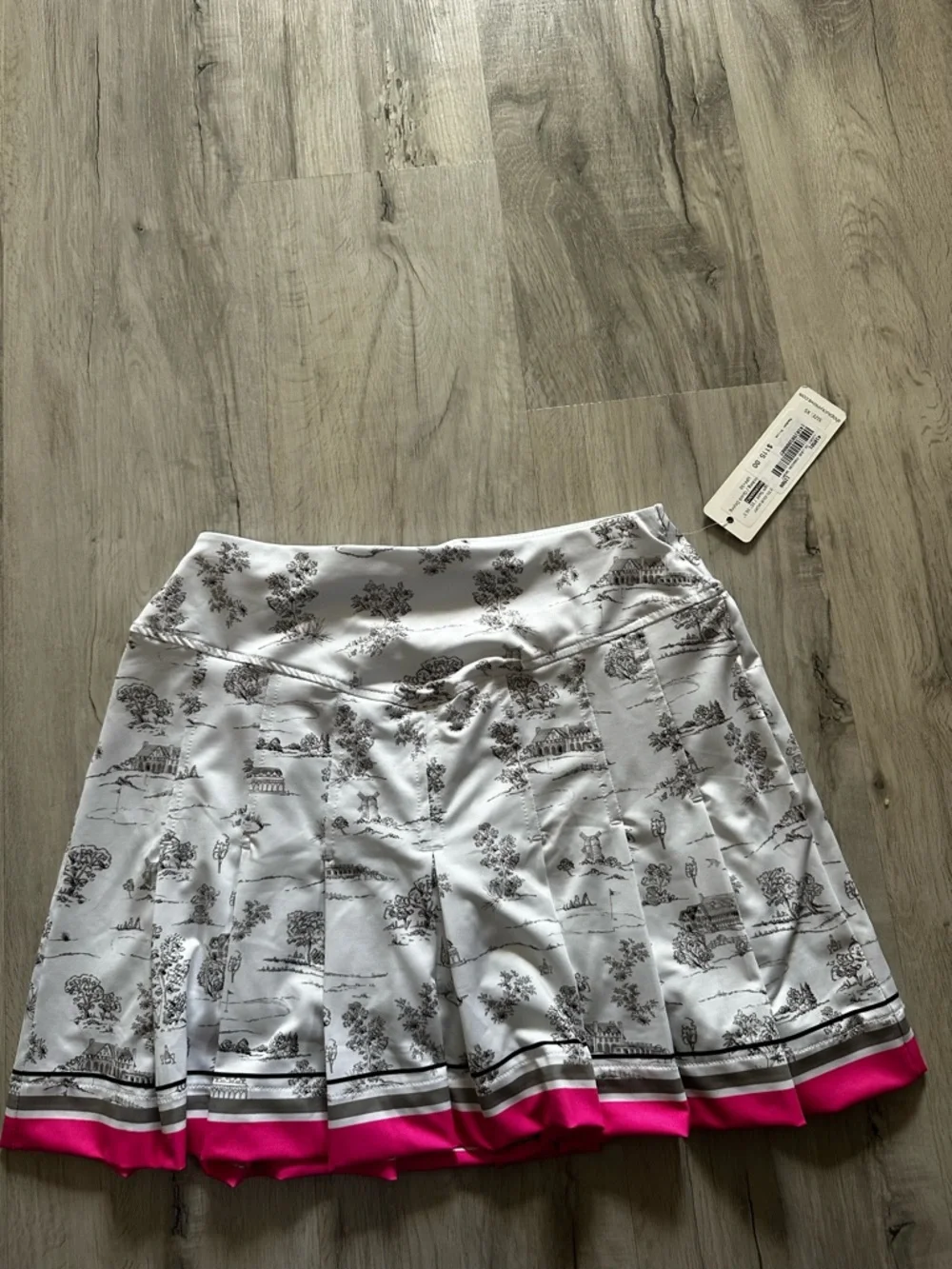 NWT Lucky in Love White Scenic Print Golf/Tennis Set with Pink Hem - Picture 2 of 7